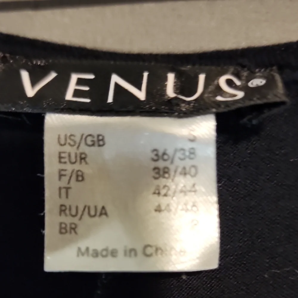 VENUS Black V-Neck Short Sleeve Maxi Dress